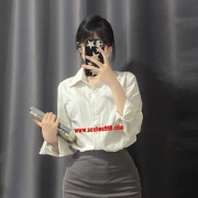 臺中4k  小藝164 48 C 26歲 銀行OL 饑渴很久的騷女 無套中出找大肉棒滿足