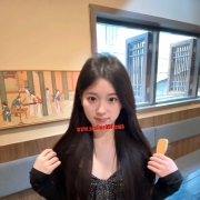 臺南3500 蜂蜂 162cm/47kg/D/24歲 聲音軟軟的， 超有耐心。愛愛配合度也高，想怎麼玩